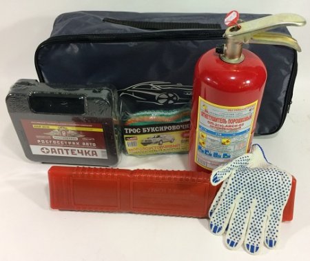 Набор автомобилиста в сумке (аптечка, огнетушитель, трос 2,5т, знак, перчатки)